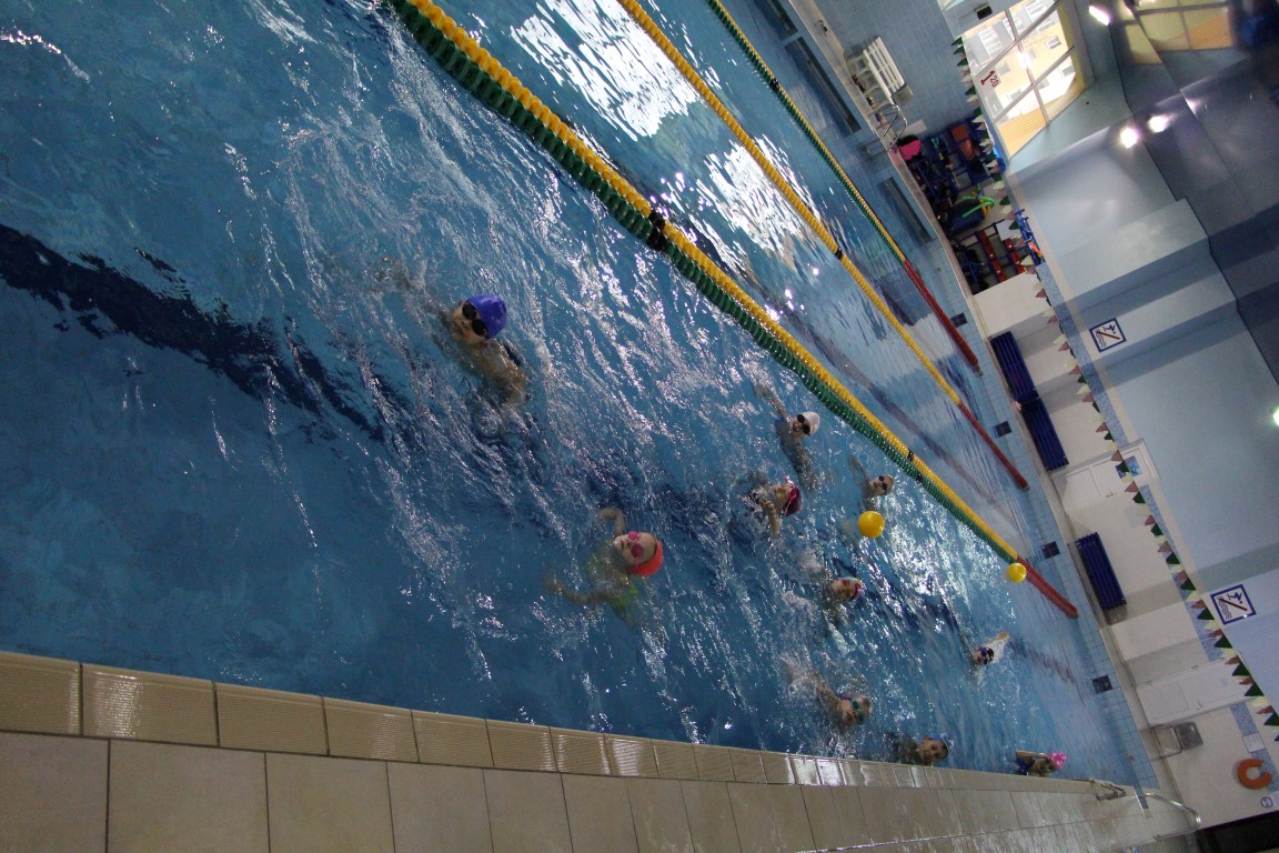 Utenos rajono antrokai mokosi plaukti